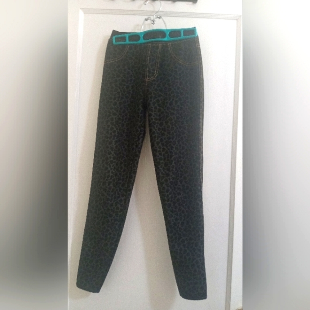 Leopard print leggings